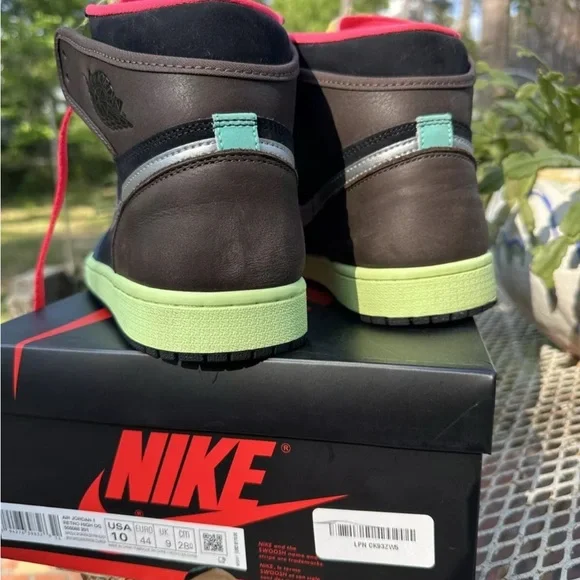 Nike Jordan 1 Tokyo Biohack size US 10 mens with extra laces